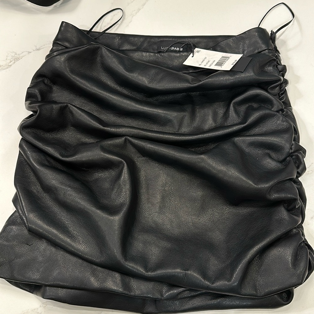 NWT Lucy Paris faux leather skirt with side ruching and zipper  Medium